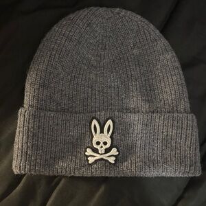 Psycho Bunny grey knit beanie. Winter hat. Embroidered logo. New without tags.